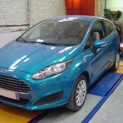 Ford Fiesta: Plancher pour les personnes de petites tailles