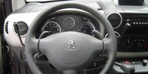 Peugeot Partner bva: les manettes accélérateurs/frein Peugeot Partner bva: les manettes accélérateurs/frein