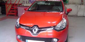 Manettes accélérateur/frein sur la Renault Clio IV Manettes accélérateur/frein sur la Renault Clio IV