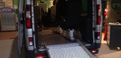 Transformation d'un Renault Trafic H1L1 pour le transport d'un fauteuil roulant Transformation d'un Renault Trafic H1L1 pour le transport d'un fauteuil roulant