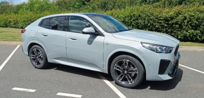 BMW X2 aménagé en auto-école