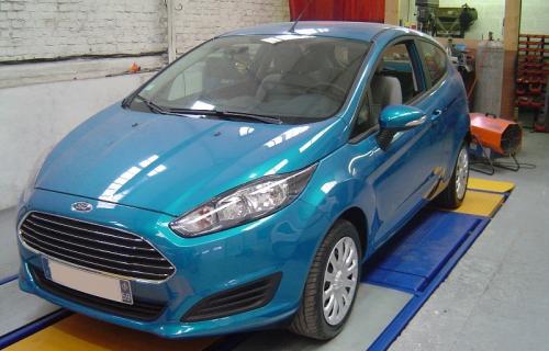 Ford Fiesta: Plancher pour les personnes de petites tailles