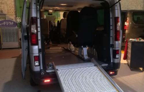 Transformation d'un Renault Trafic H1L1 pour le transport d'un fauteuil roulant 